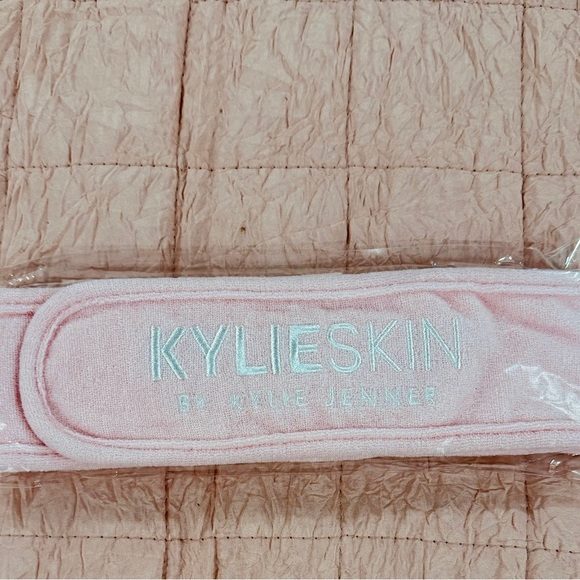 NWT Kylie Skin by Kylie Jenner Pink Spa Headband - Picture 5 of 5